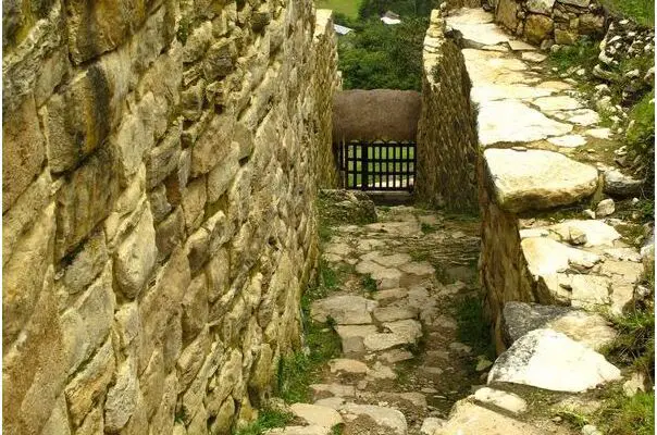 ¡Descubre La Montaña Mas Alta Del Peru!