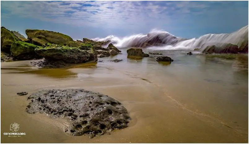 Descubre la playa Santa Rosa en Perú