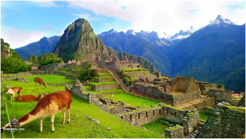 ¡Mira el Dibujo de Machu Picchu en Perú!