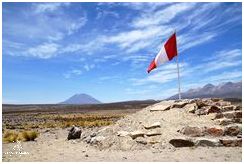 ¡Impresionantes Banderas Parecidas A La De Peru!