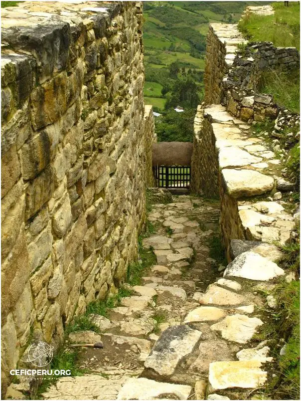 ¡Descubre La Montaña Mas Alta Del Peru!