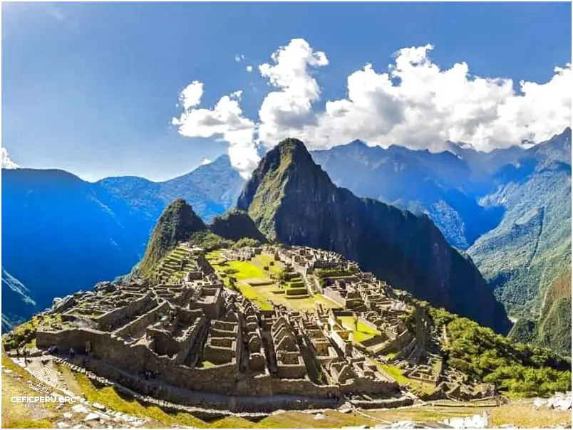 Descubre los Misterios de Machu Picchu Viajando por Perú.