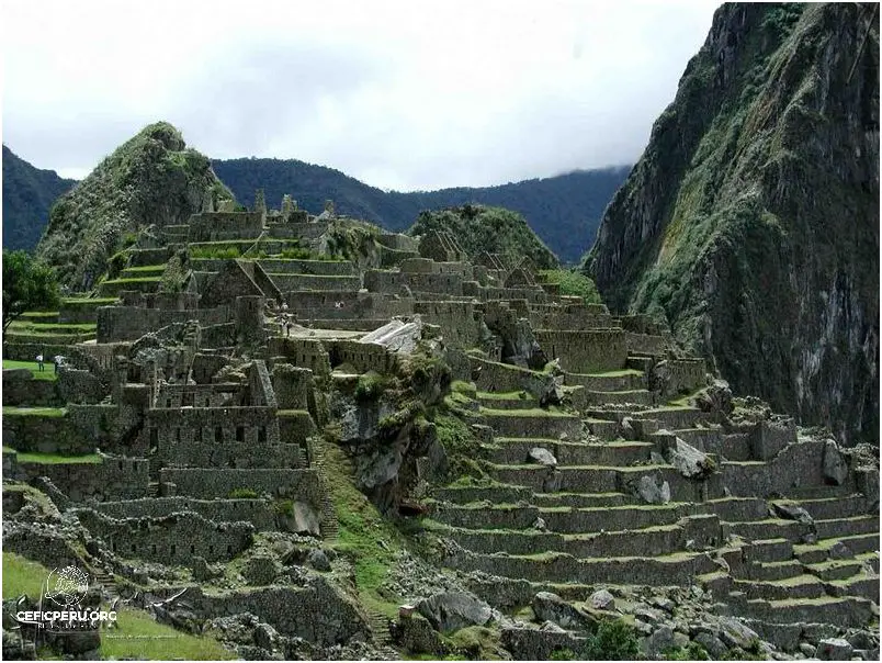 ¡Impresionantes Casas Abandonadas En Peru!