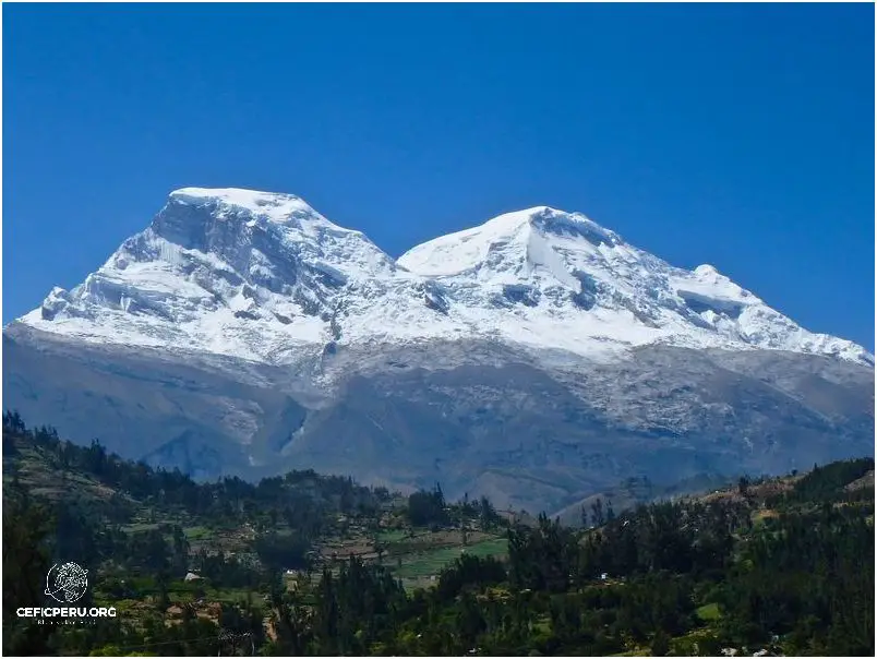 ¡La Montaña Más Alta de Perú Revelada!